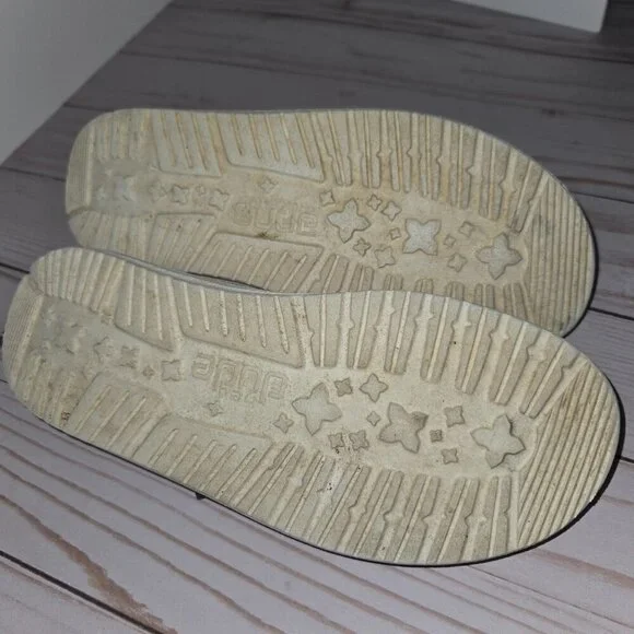 CLEARANCE • Hey Dude • Moccasin • Youth Size 3 or Ladies Size 4 - Picture 10 of 12